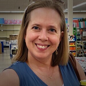 Kelly Bloom